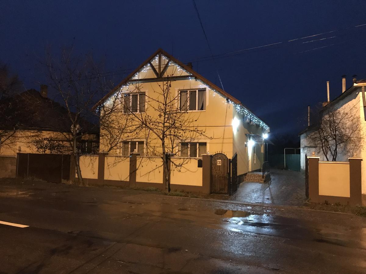 Міні Готель Вілла Вікторія Beregszász Kültér fotó